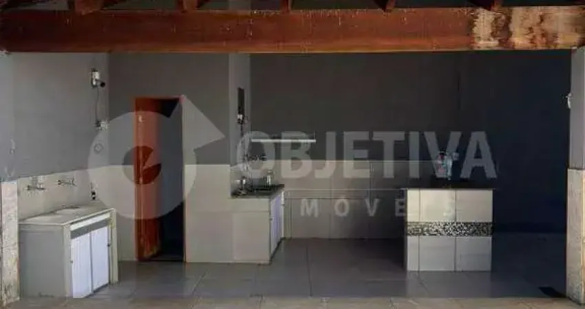 Casa à venda, 2 quartos, 1 suíte, 4 vagas, JARDIM EUROPA - UBERLANDIA/MG