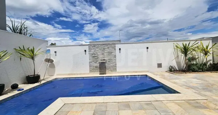 Maravilhosa casa estilo sobrado disponível para aluguel no condomínio fechado splendido