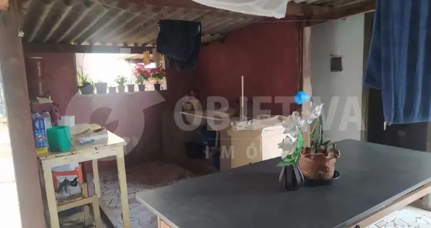 Casa com 4 quartos à venda no Tubalina, Uberlândia
