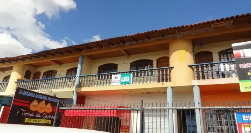 Prédio residencial com 6 imóveis, sendo 2 apartamentos e 4 quitinetes - Colombo