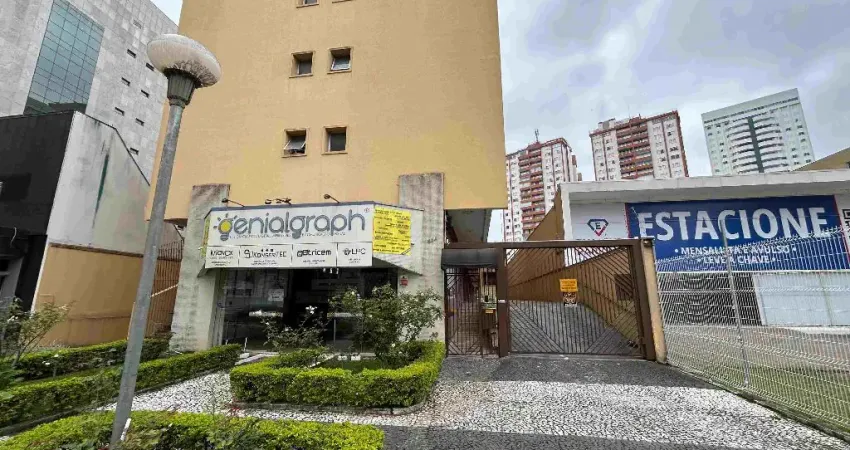 Excelente apartamento semimobiliado no Centro Cívico com 1 quarto e 1 vaga de garagem