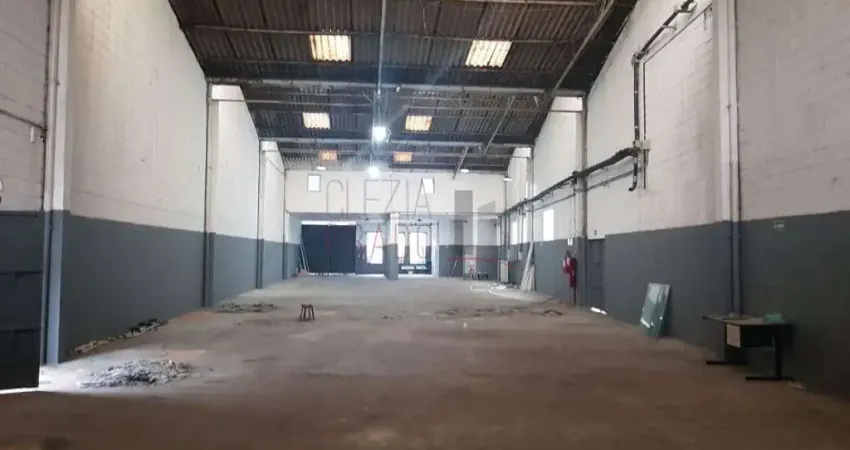 Barracão / Galpão / Depósito com 5 salas para alugar no Jurubatuba, São Paulo 