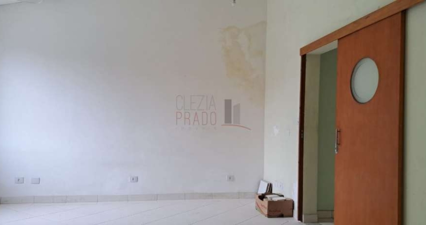 Casa comercial com 5 salas para alugar na Chácara Santo Antônio, São Paulo 