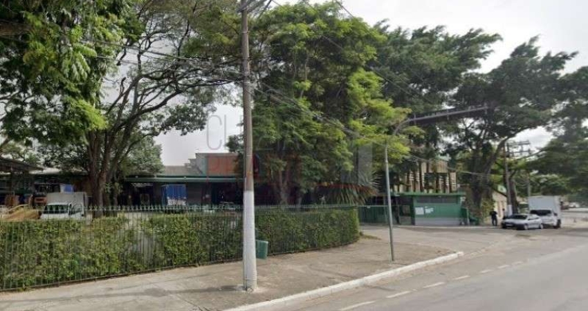 Barracão / Galpão / Depósito com 50 salas para alugar no Jurubatuba, São Paulo 