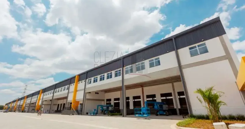 Barracão / Galpão / Depósito com 10 salas para alugar no Presidente Altino, Osasco 