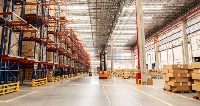 Barracão / Galpão / Depósito com 10 salas para alugar no Centro, Embu das Artes 