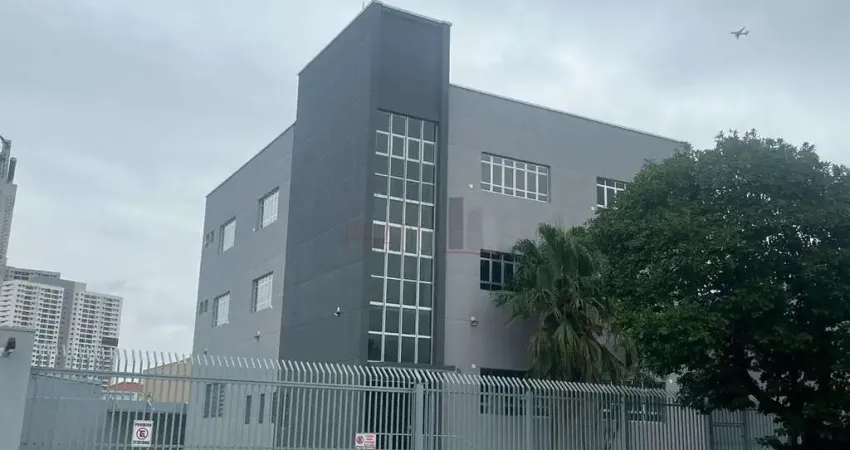 Prédio com 3 salas para alugar na Vila Anastácio, São Paulo 