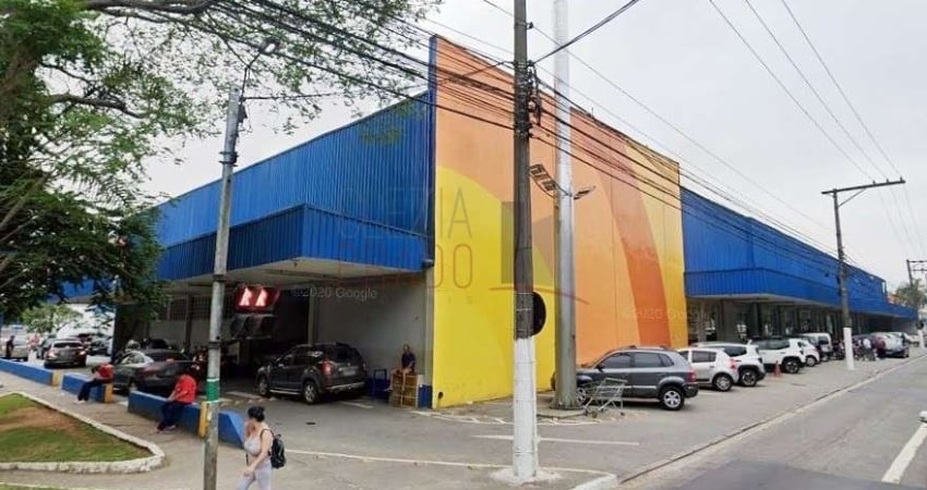 Barracão / Galpão / Depósito com 5 salas para alugar no Jurubatuba, São Paulo 