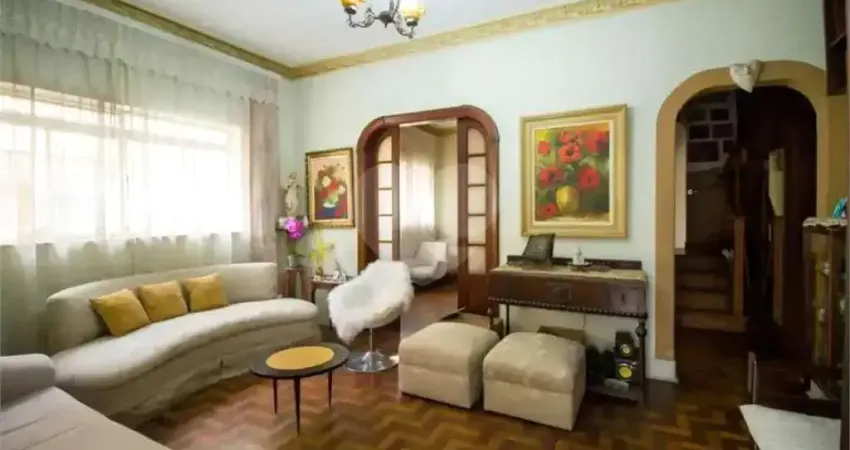 Casa com 6 quartos à venda na Rua Topázio, --, Vila Mariana, São Paulo