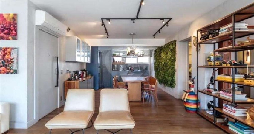 Apartamento com 4 quartos à venda em Moema - SP