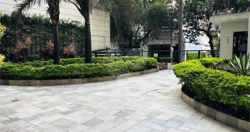 Apartamento com 3 quartos à venda ou para locação em Cerqueira César - SP
