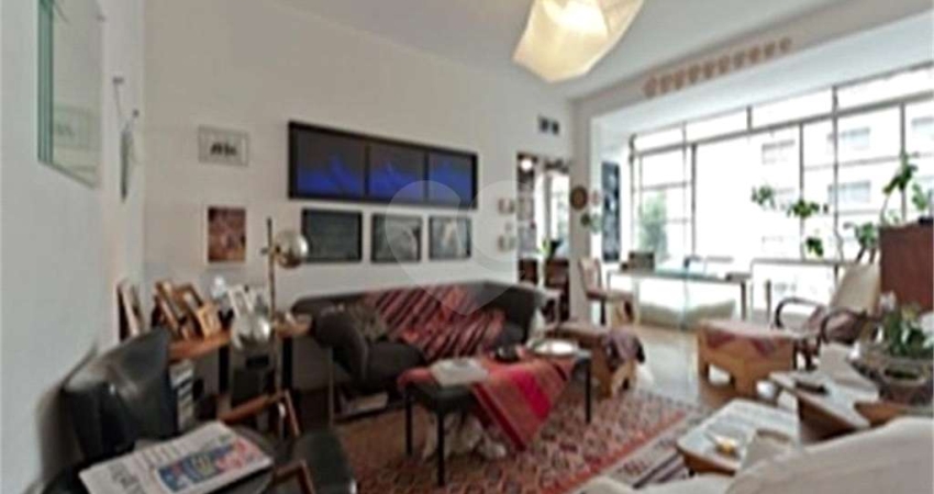 Apartamento com 2 quartos à venda ou para locação em Cerqueira César - SP