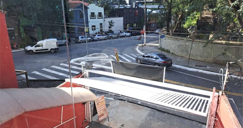 Sobrado com 4 quartos à venda ou para locação em Higienópolis - SP