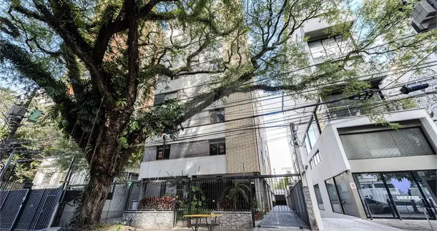 Apartamento com 3 quartos à venda ou para locação em Pinheiros - SP