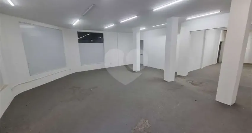 Prédio para alugar na Rua Simão Álvares, --, Pinheiros, São Paulo