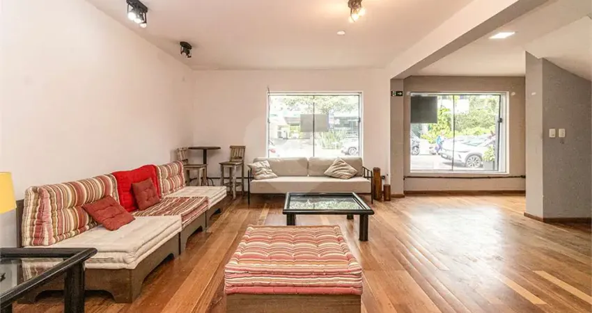 Casa comercial à venda em Pinheiros, São Paulo