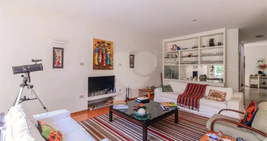 Casa com 4 quartos à venda na Rua Andrade Fernandes, --, Alto de Pinheiros, São Paulo