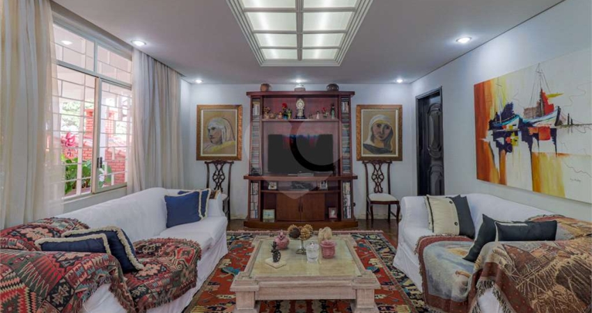 Casa com 4 quartos à venda na Rua Duartina, --, Sumaré, São Paulo