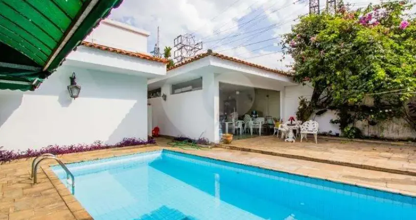 Casa térrea com 3 quartos à venda em Alto De Pinheiros - SP