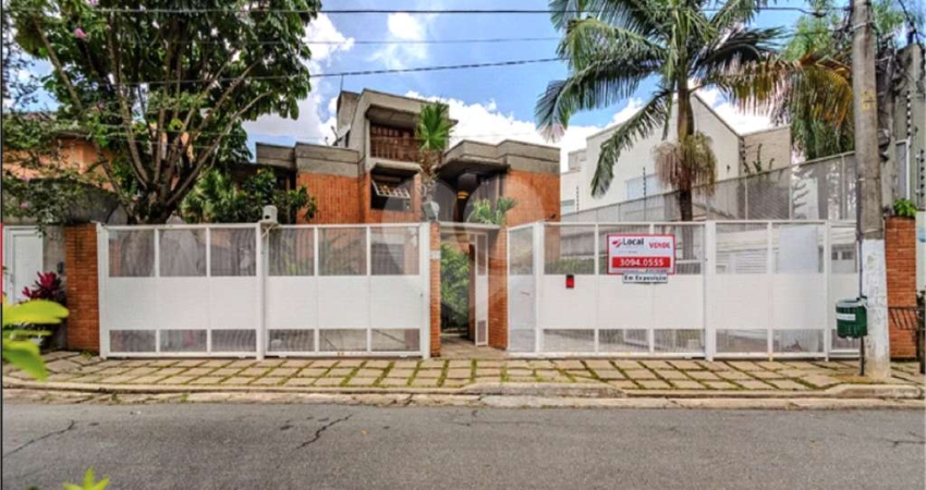Sobrado com 4 quartos à venda em Sumaré - SP