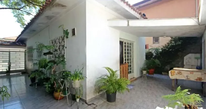 Casa térrea com 3 quartos à venda em Vila Romana - SP