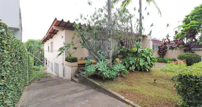 Casa com 4 quartos à venda em Lapa - SP