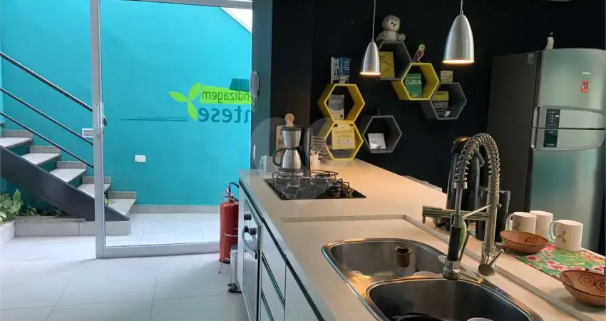 Casa com 3 quartos à venda na Rua Agissê, --, Vila Madalena, São Paulo