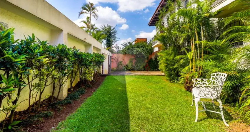 Casa com 5 quartos à venda em Alto de Pinheiros, São Paulo 