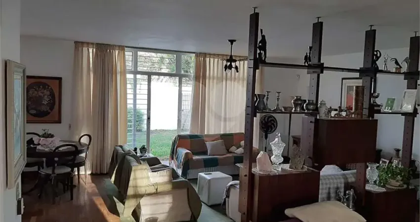 Casa com 2 quartos à venda na Rua Dona Elisa Moraes Mendes, --, Alto de Pinheiros, São Paulo