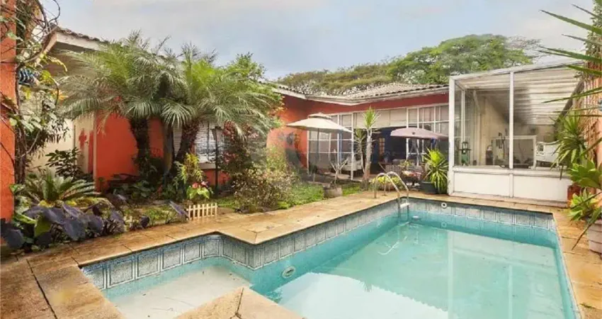 Casa com 3 quartos à venda na Japiaçóia, --, Alto de Pinheiros, São Paulo