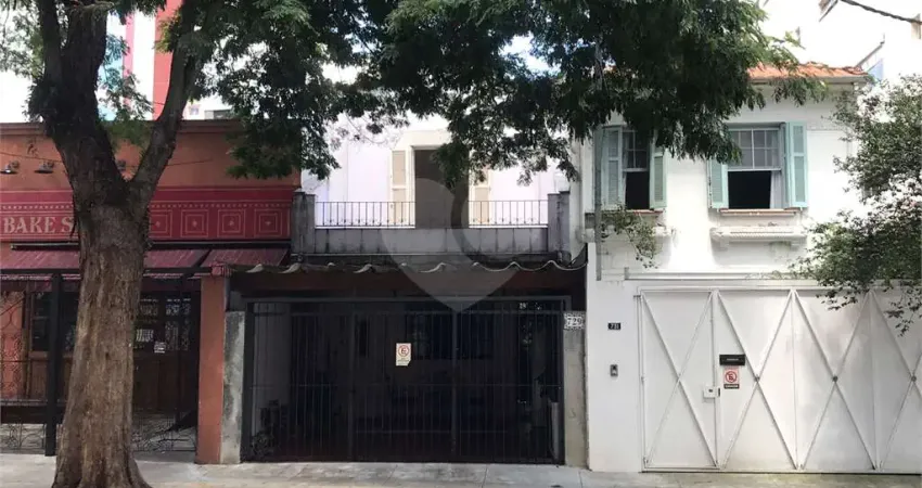 Casa com 3 quartos à venda na Rua Simão Álvares, --, Pinheiros, São Paulo