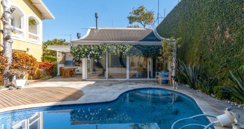 Casa com 3 quartos à venda na Rua Anatólia, --, Alto de Pinheiros, São Paulo