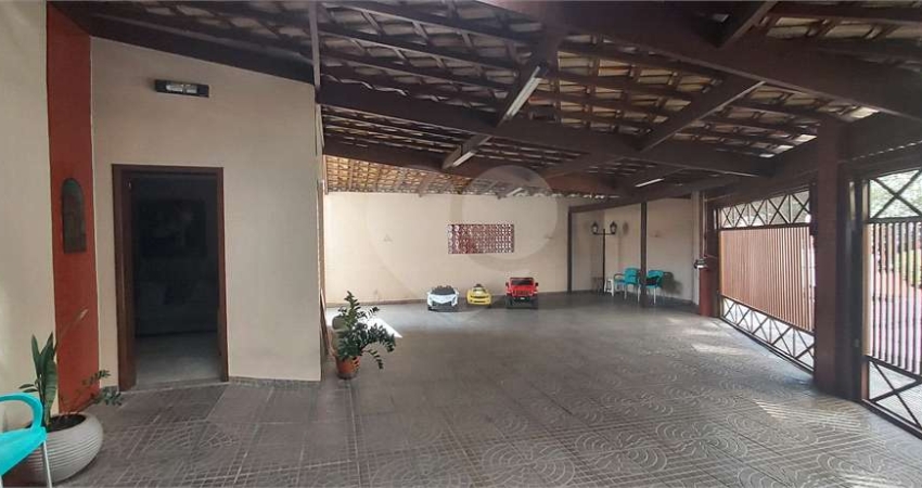 Casa com 3 quartos à venda na Antônio Alarcon, --, Alto da Lapa, São Paulo