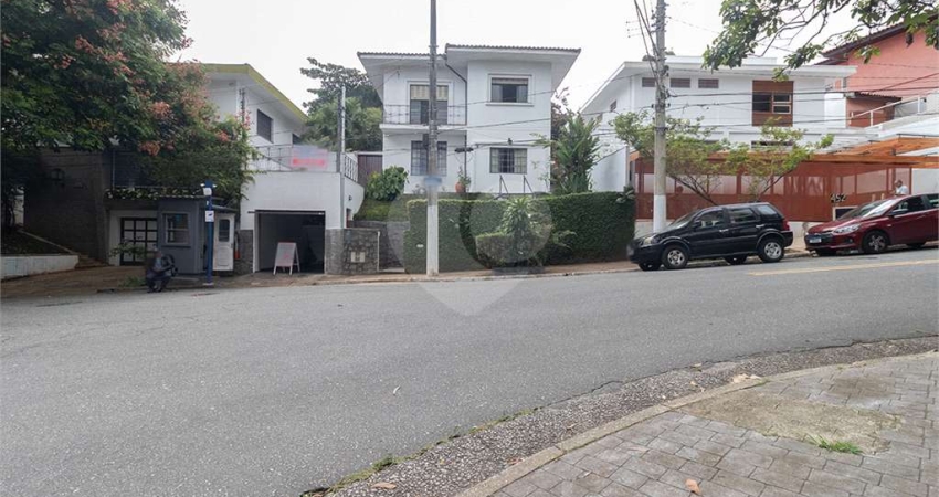 Casa com 3 quartos à venda na Rua Duartina, --, Sumaré, São Paulo