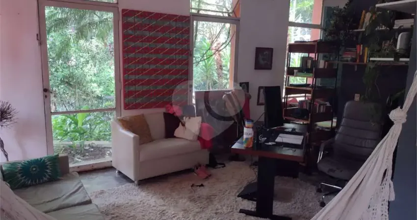 Casa com 5 quartos à venda na Vila Madalena, São Paulo 