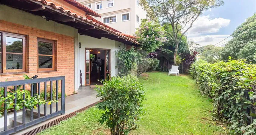 Casa com 3 quartos à venda na Rua Poconé, --, Sumaré, São Paulo