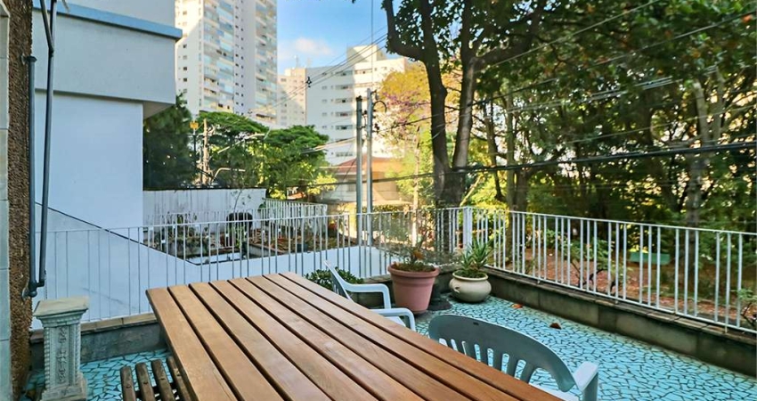 Sobrado com 3 quartos à venda em Vila Madalena - SP