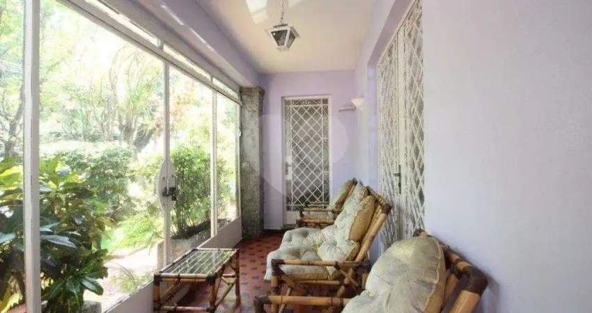 Casa com 6 quartos à venda em Lapa - SP