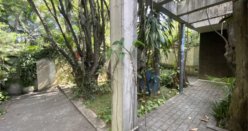 Casa de vila com 3 quartos à venda em Vila Pirajussara - SP