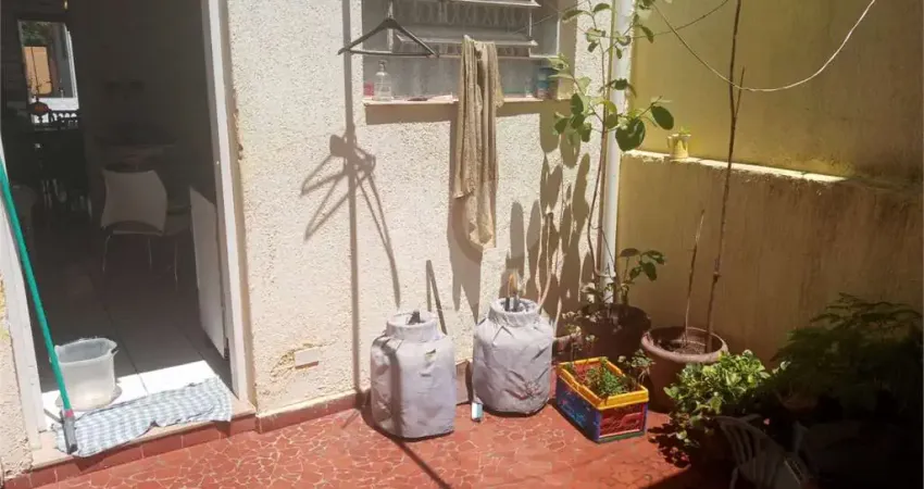 Casa de vila com 2 quartos à venda em Alto De Pinheiros - SP