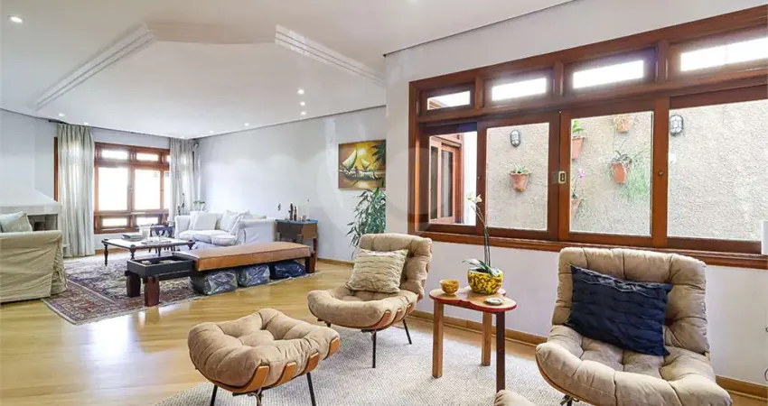 Sobrado com 4 quartos à venda em Vila Madalena - SP