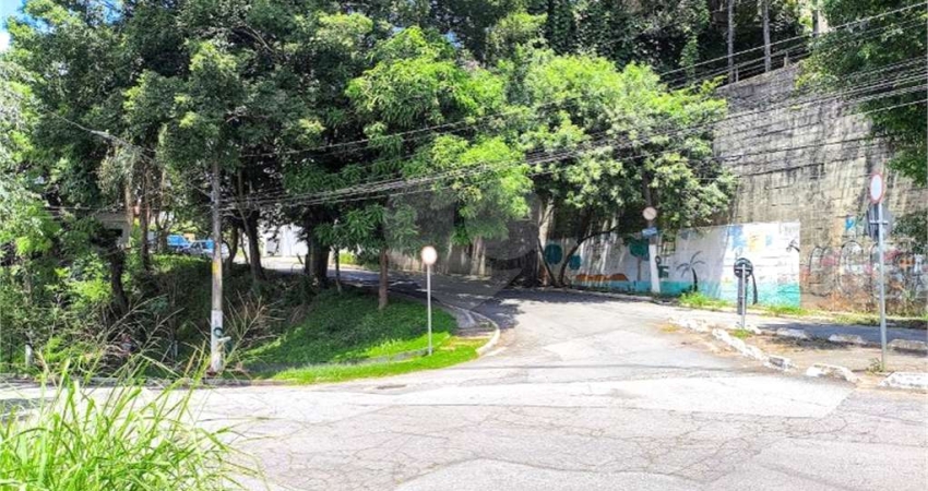 Terreno à venda na Madre Mazarello, --, Alto de Pinheiros, São Paulo