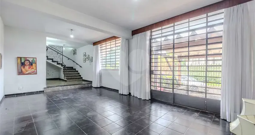 Casa com 4 quartos à venda na Rua Pombal, --, Sumaré, São Paulo