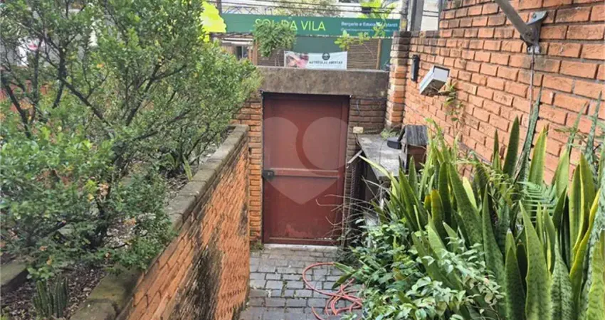 Casa com 5 quartos à venda na Rua João Moura, --, Pinheiros, São Paulo