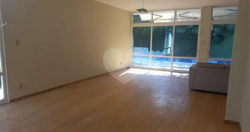 Sobrado com 4 quartos à venda ou para locação em Alto De Pinheiros - SP