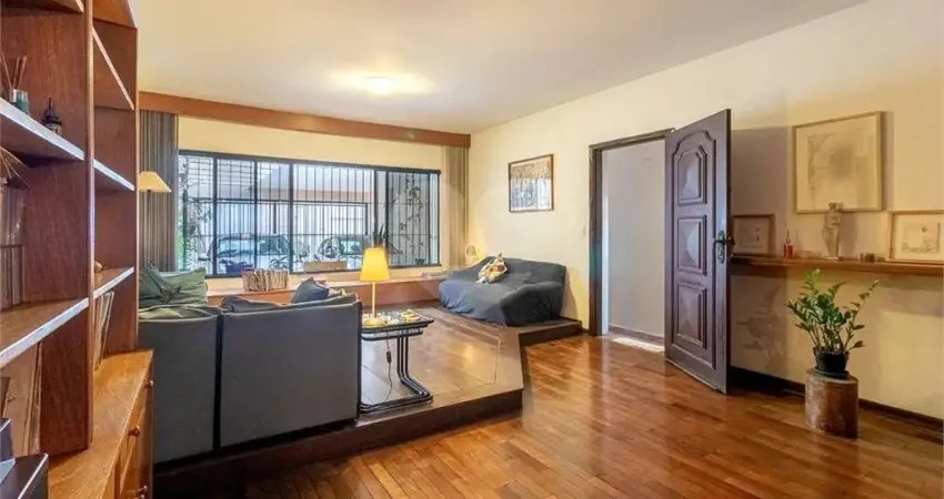 Casa com 3 quartos à venda na Rua Cristalândia, --, Alto de Pinheiros, São Paulo