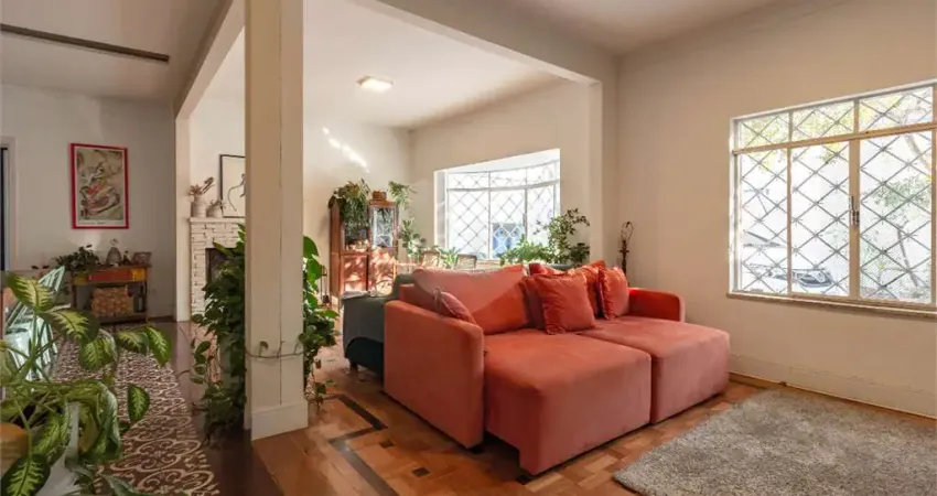 Casa com 3 quartos à venda na Rua Pombal, --, Sumaré, São Paulo