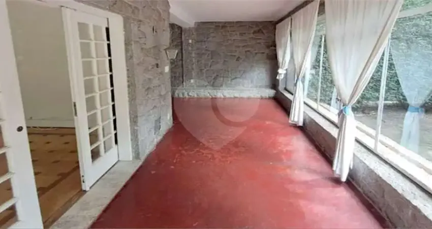 Casa com 4 quartos para alugar na Rua Macaubal, --, Sumaré, São Paulo