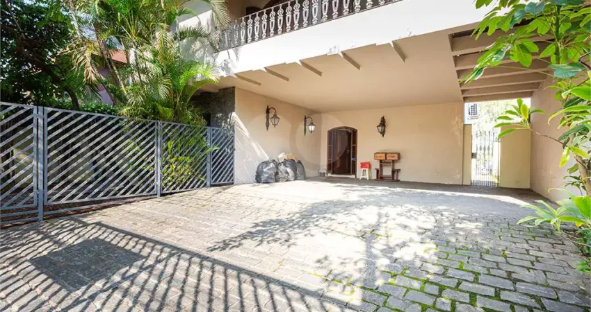 Casa com 5 quartos para alugar em Alto de Pinheiros, São Paulo 