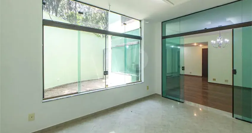 Casa com 3 quartos para alugar em Alto de Pinheiros, São Paulo